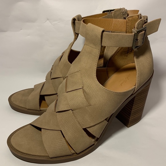 Universal Threat Wedged Bootie - Picture 9 of 10